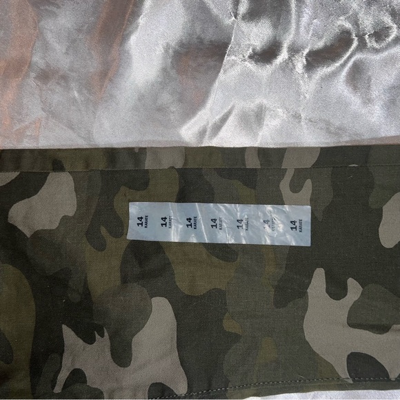 Old Navy Army Fatigue Pants - Picture 3 of 12